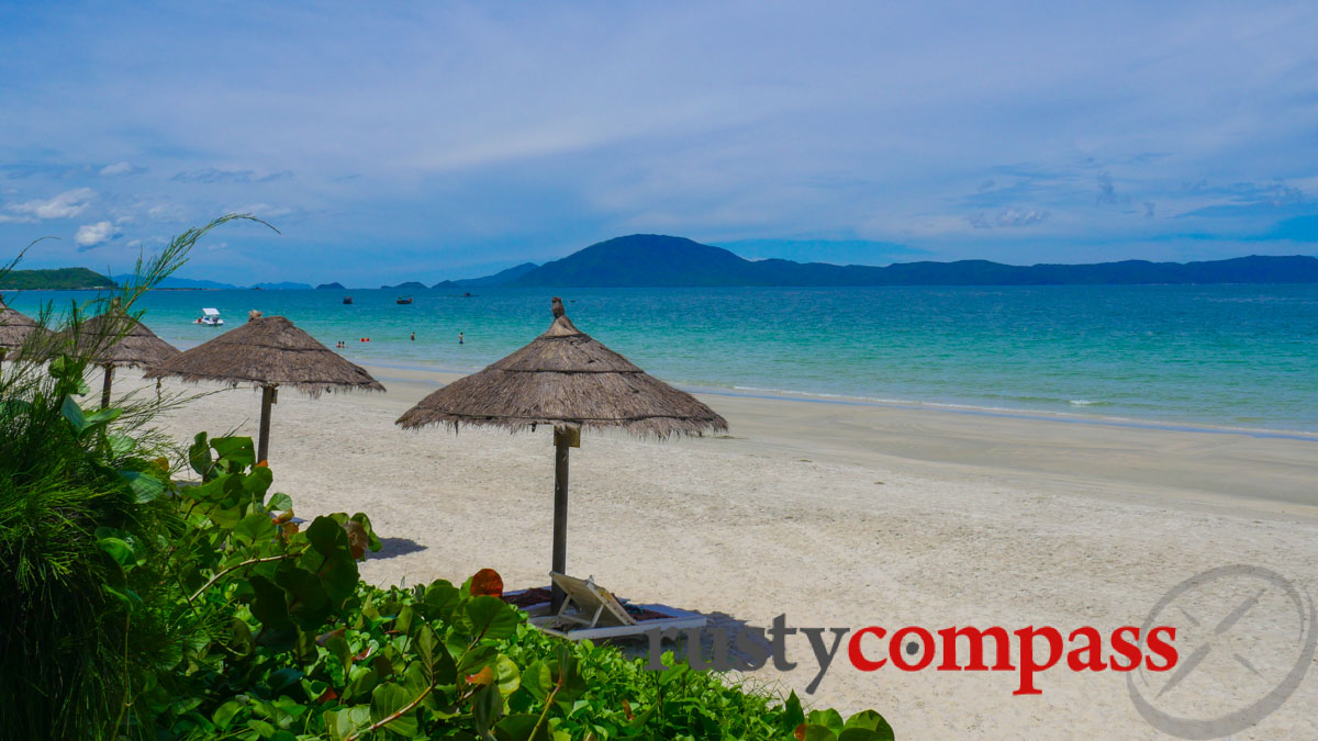 Doc Let Beach, Ninh Hoa, north of Nha Trang. How to get it right? Doc Let Beach, Ninh Hoa, north of Nha Trang. How to get it right?